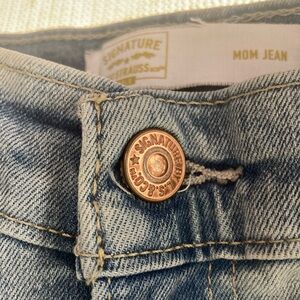 Levi Strauss, Signature brand Mom jeans, size 4